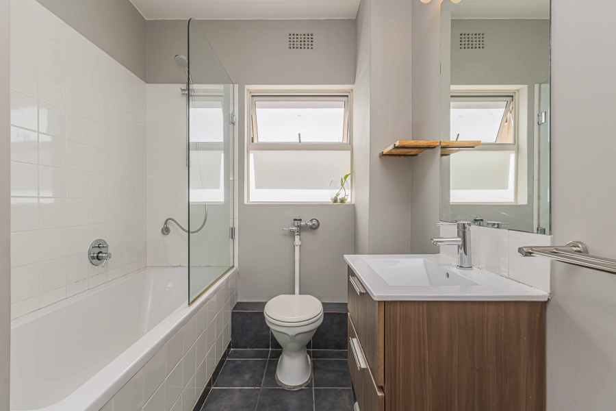 2 Bedroom Property for Sale in Sea Point Western Cape